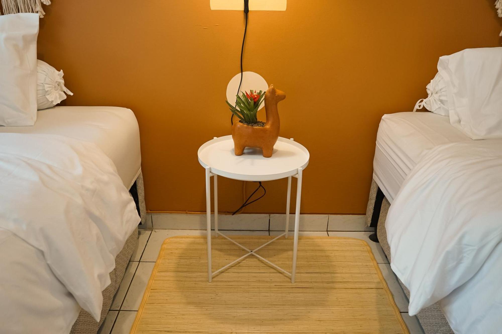 Bed and Breakfast Roemah Renjana Bandung Zewnętrze zdjęcie